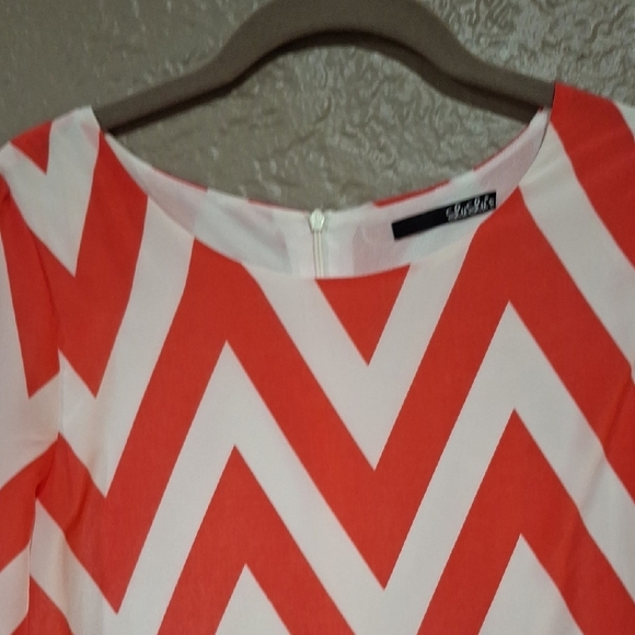 Lulu's Pink and White Boxy Tunic with 3/4 Sleeves - Picture 3 of 9